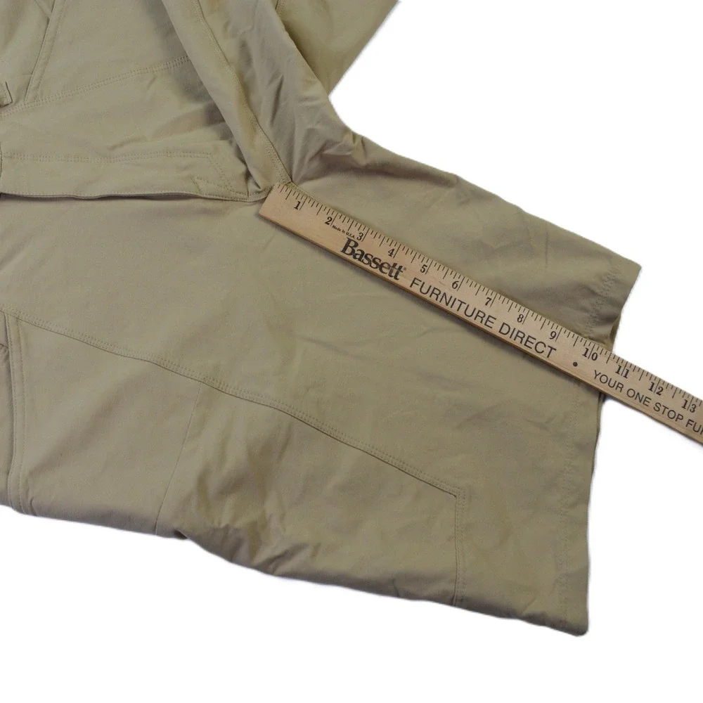 The North Face Mens Paramount Peak II Hiking Shorts Khaki Tan Size 34 Regular